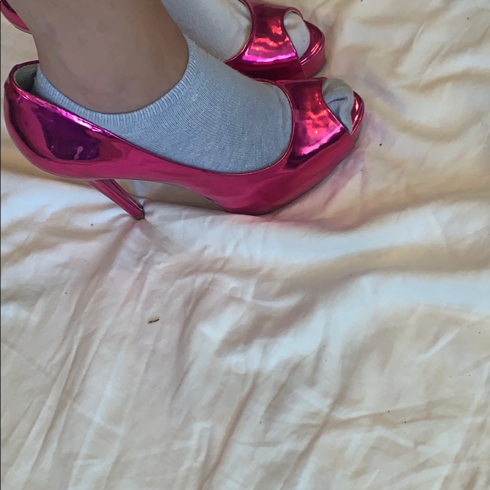 metallic pink guess high heels - Picture 4 of 7